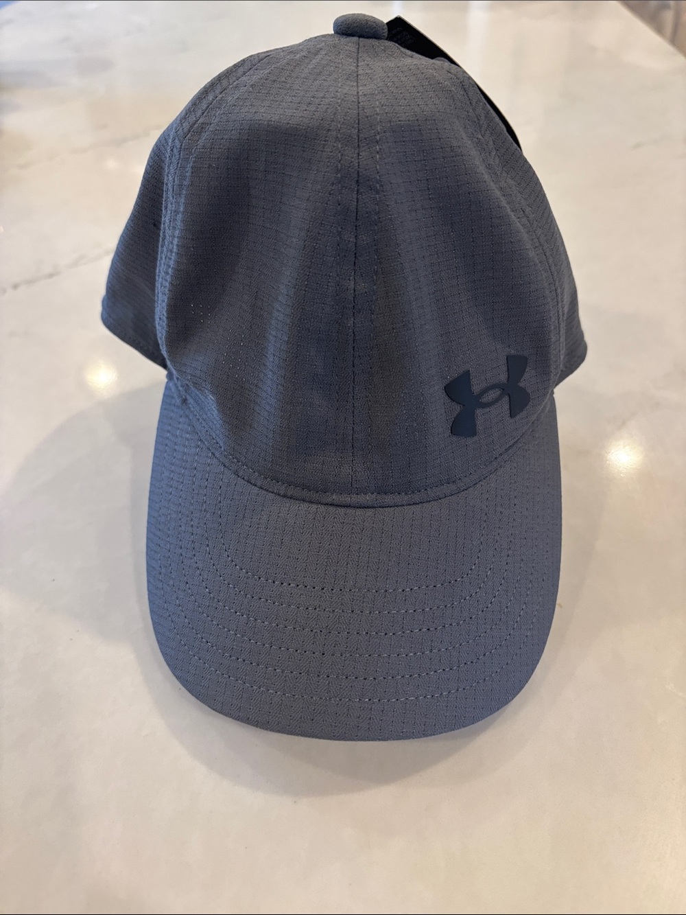 Under Armour boy’s Dark Gray Performance Hat